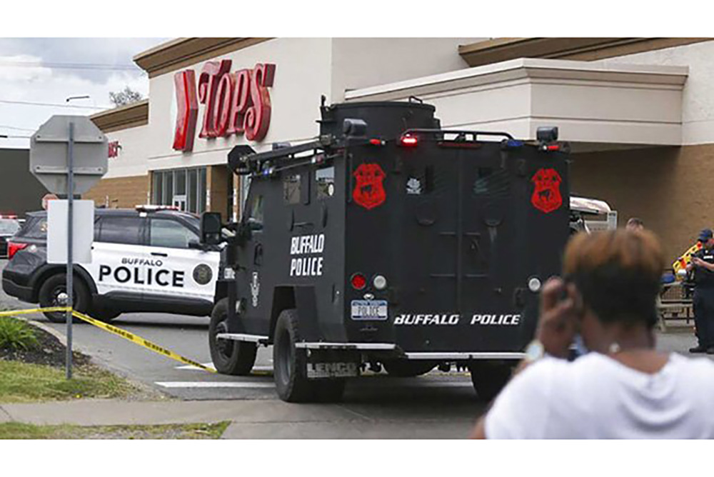 Tiroteo en supermercado de Buffalo deja 10 víctimas mortales