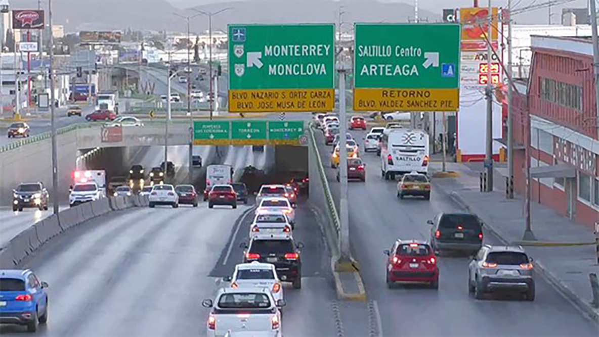 Alertan por seguros falsos en Coahuila; automovilistas reciben póliza pirata