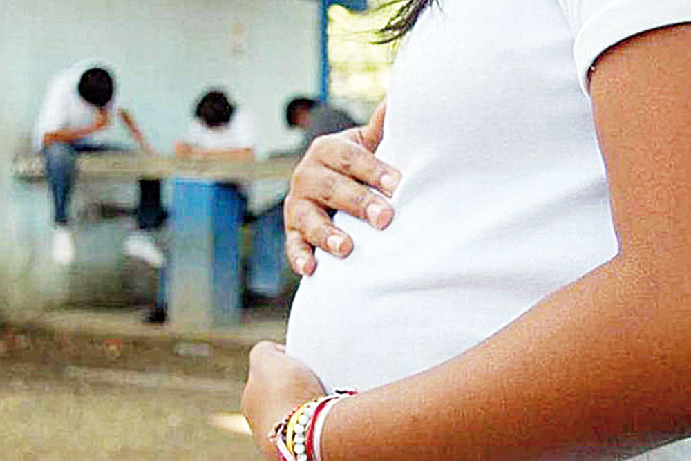 Detona pandemia los embarazos en las adolescentes