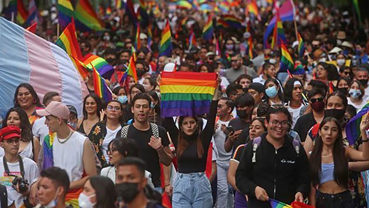 Detienen a joven canadiense por amenazar con tiroteo a evento LGBT+ en EU