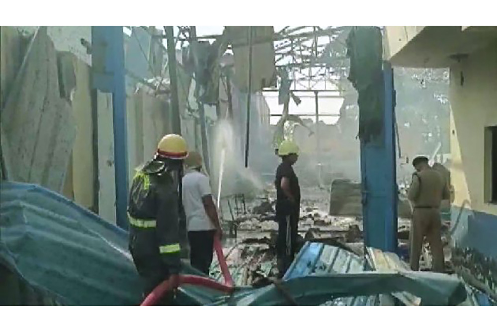 Segunda explosión de complejo químico en la India deja 12 muertos y varios heridos