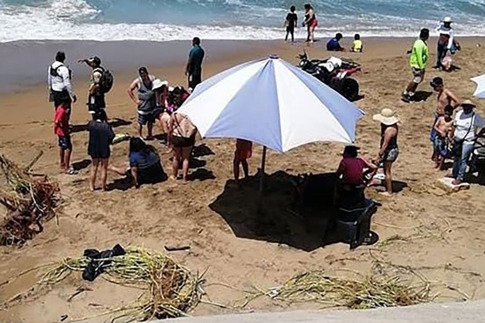 Salvan a dos jóvenes turistas de morir ahogadas en playa Miramar