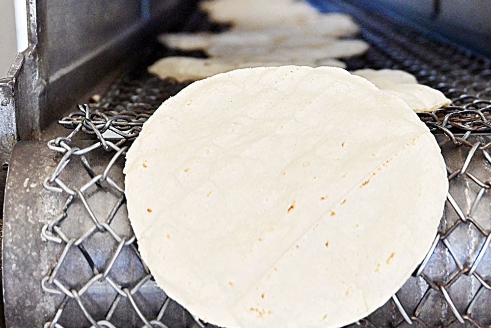 ‘Por las nubes’ llega a 28 el kilo de tortilla