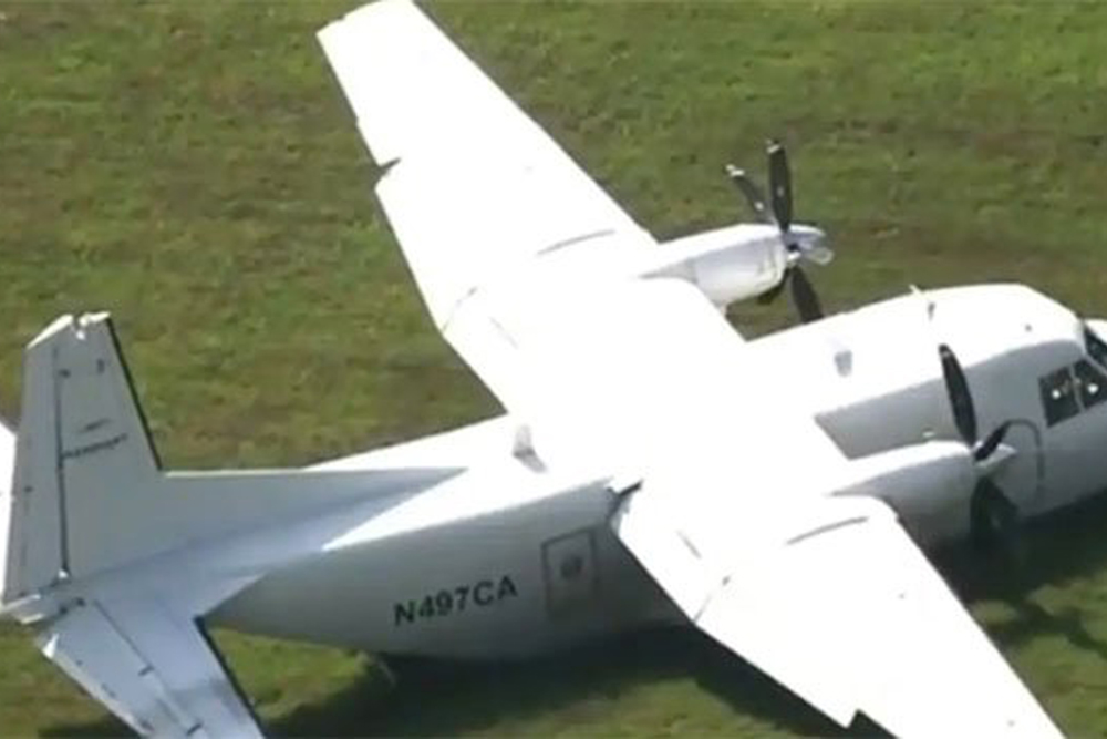 Audios confirman que copiloto entró en pánico por falla en fuselaje y se aventó del avión