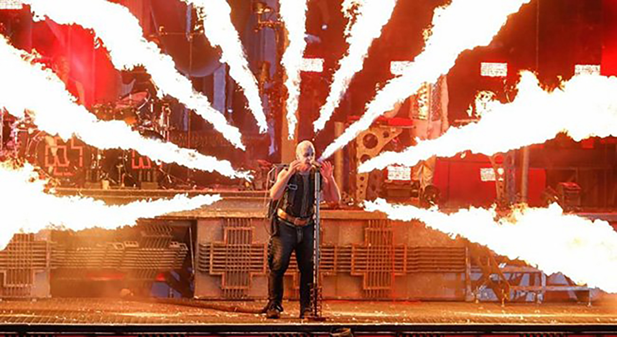 Tras larga espera, da Rammstein concierto en el Foro Sol ¡en llamas!