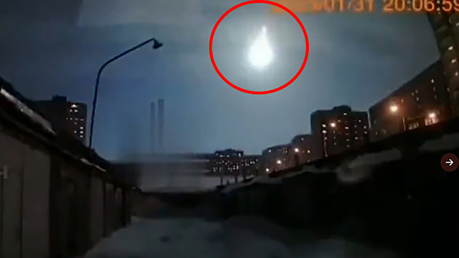 VIDEO: Impactante momento en el que meteorito sobrevuela Rusia