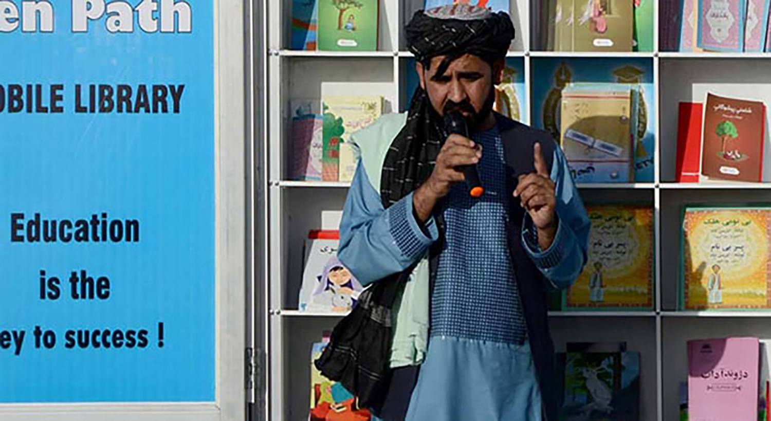 Arrestan a fundador de escuela para niñas en Afganistán