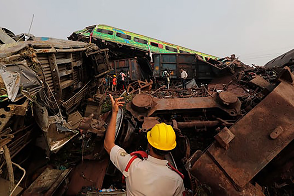 El peor accidente de tren del siglo 21 en India deja 261 muertos y 900 heridos