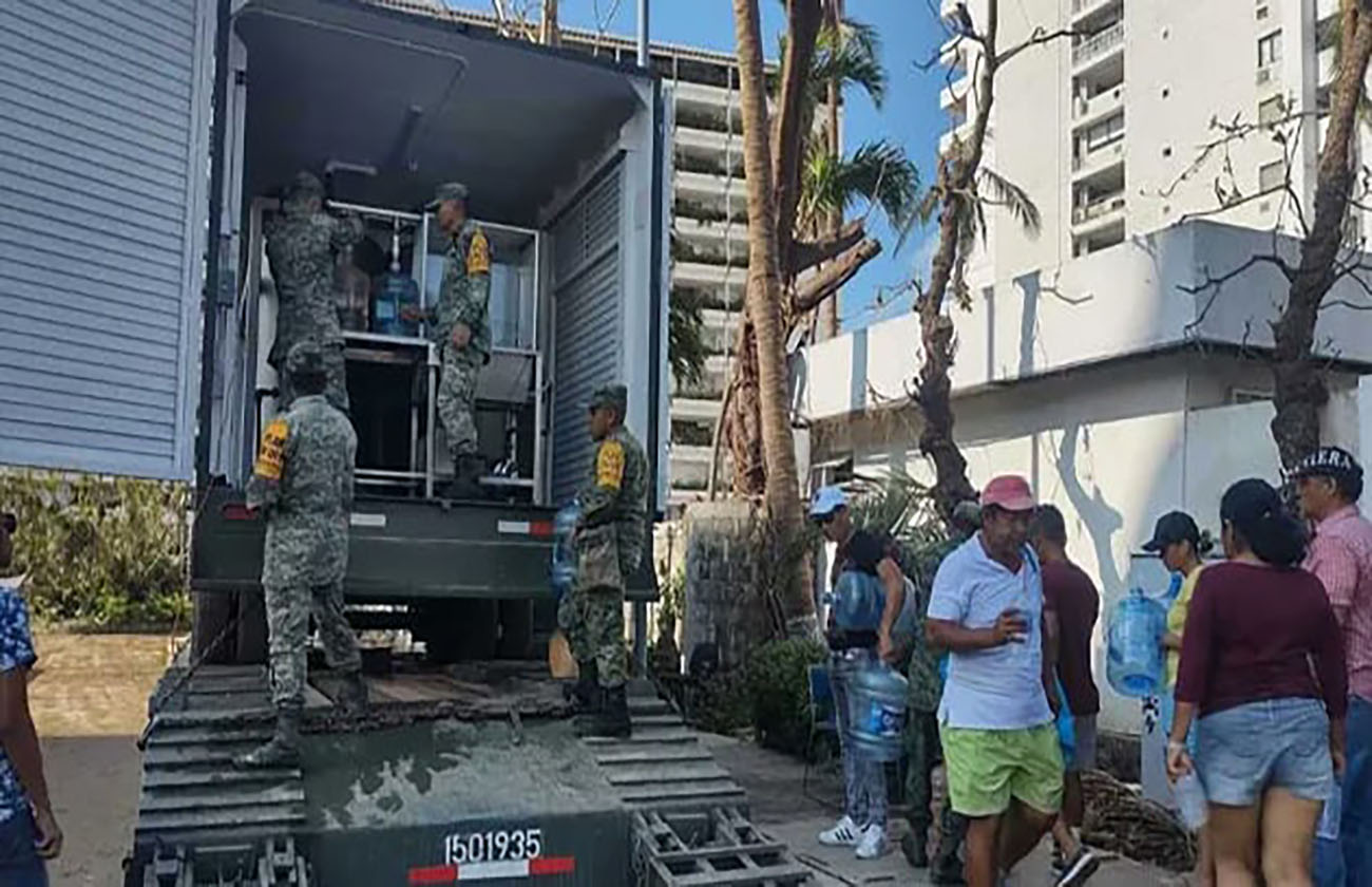 Ejército instala planta purificadora de agua para apoyar damnificados en Acapulco
