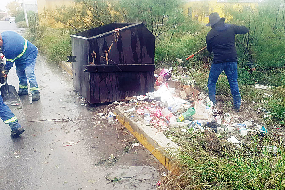 Limpian en San Buenaventura perímetros de contenedores