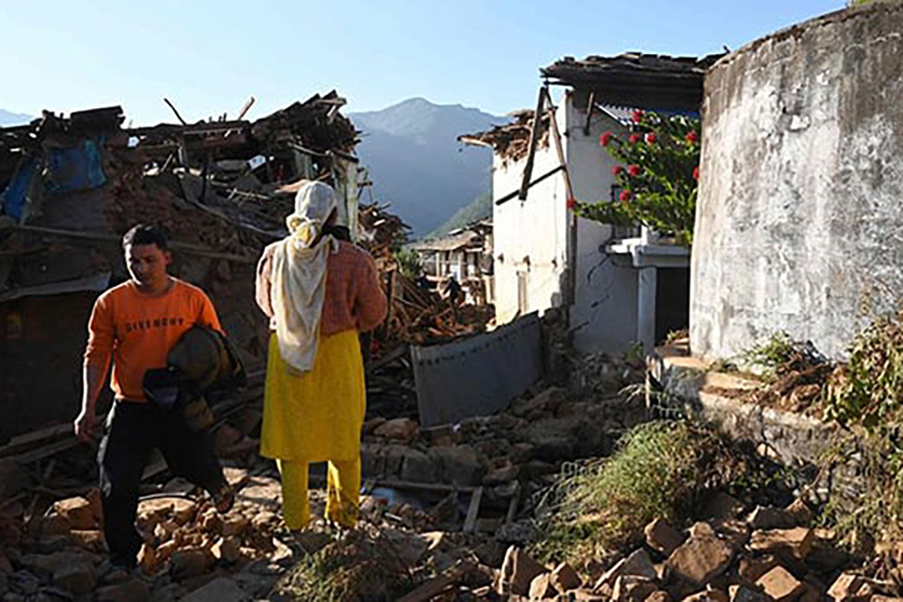 Aumenta a 157 el número de muertos por el terremoto en Nepal