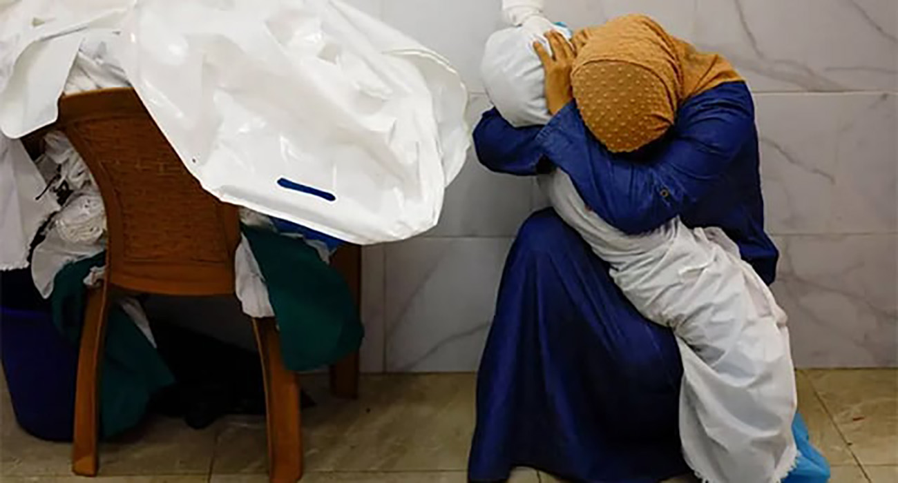 Palestina con una niña muerta en brazos: Esta es la imagen ganadora del World Press Photo
