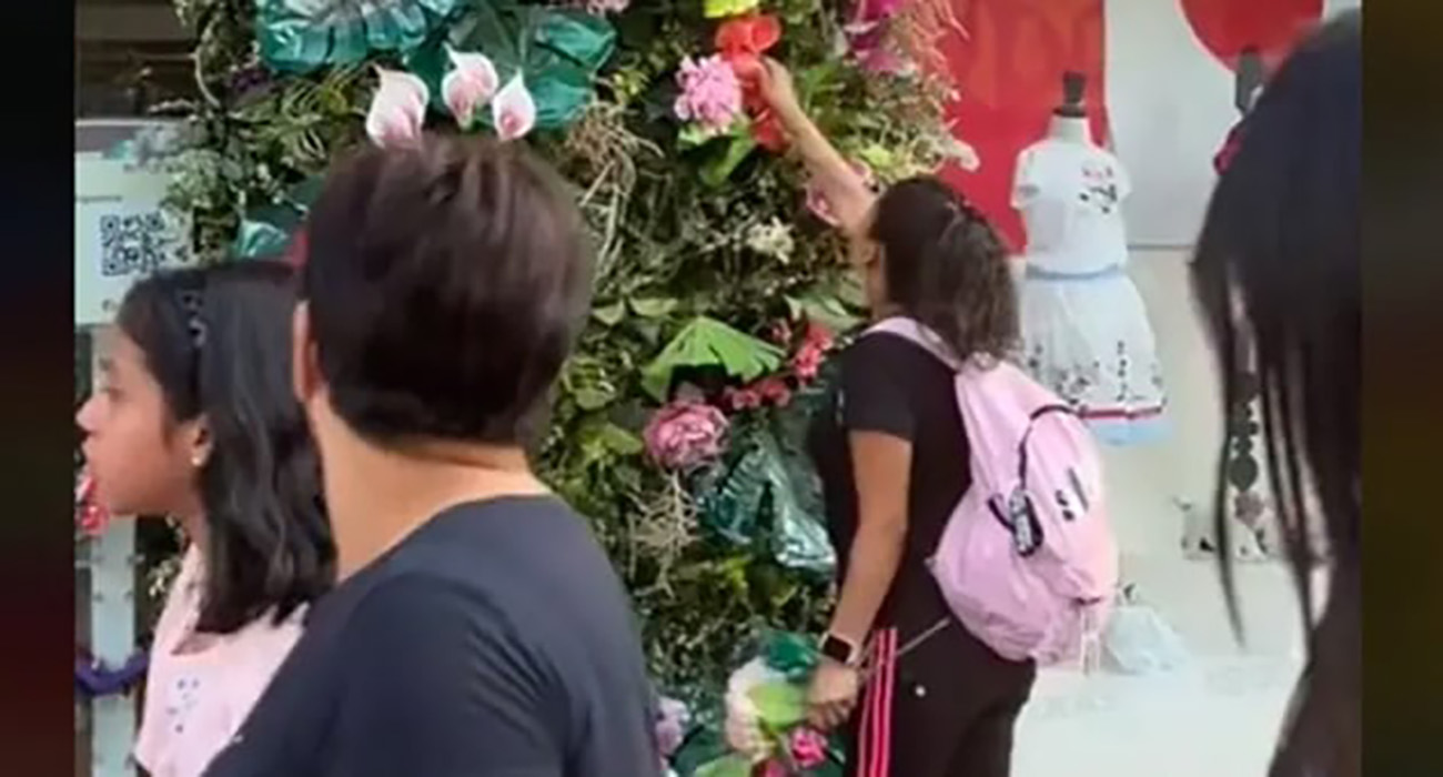 Video: Señoras se llevan arreglos de Festival de Flores 2024; causan polémica