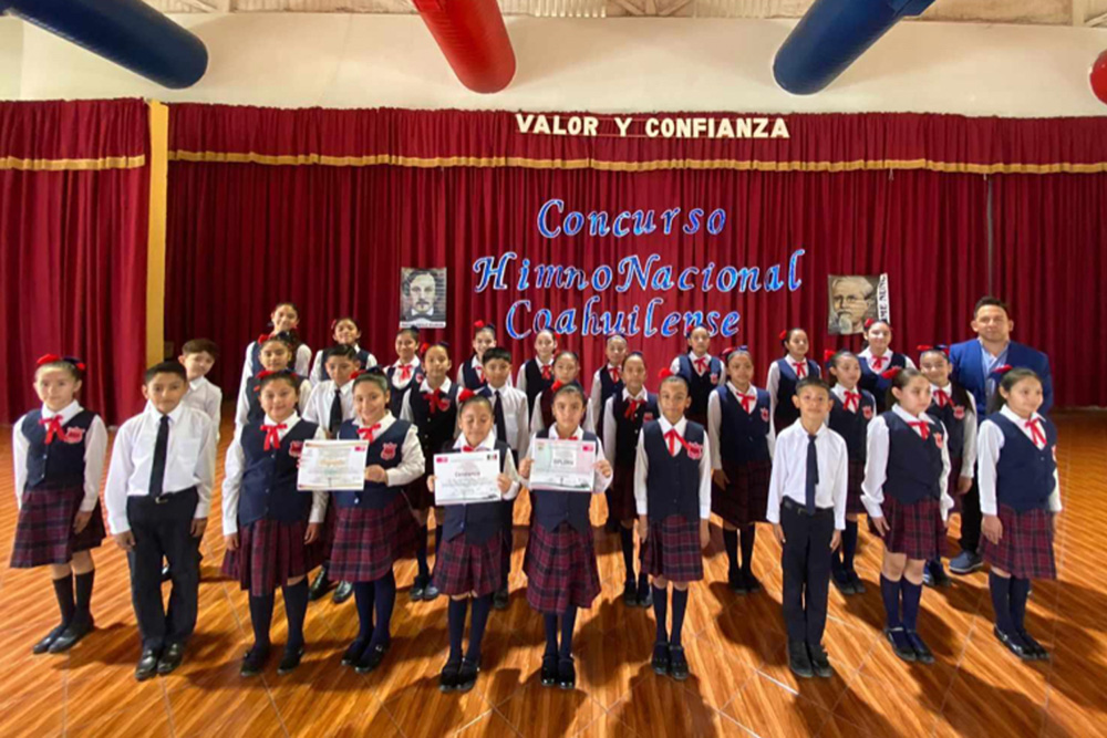 Gana escuela Minerva Ramos concurso de interpretación del Himno Nacional