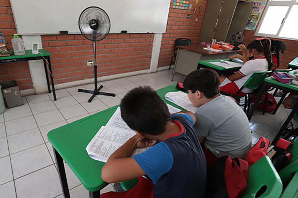 Tendrán escuelas ‘libre albedrío’ por calor: SEDU; cuidarán a alumnos de altas temperaturas
