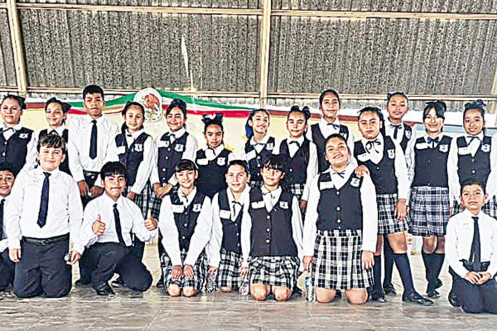 Destacan alumnos en Himno Nacional y Coahuilense