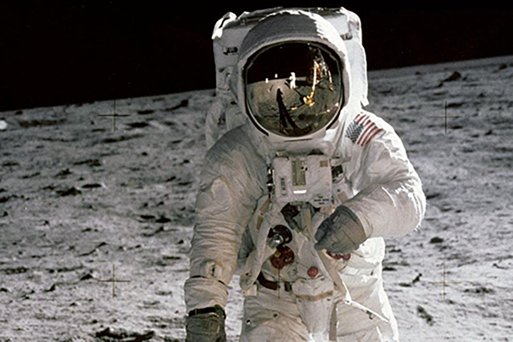 Japón enviará a dos astronautas a la luna