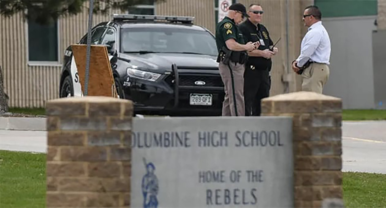 A 25 años del tiroteo escolar de Columbine, empeoró la pesadilla en las aulas de EU