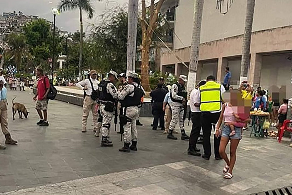 Fiscalía de Guerrero descarta una explosión por artefacto en Zócalo de Acapulco