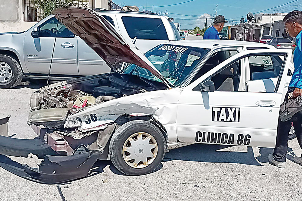 Colsiona taxi con ‘troca’ en la Hipódromo