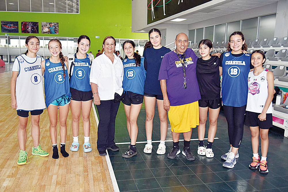 Visita Beatriz Eugenia a selección de baloncesto