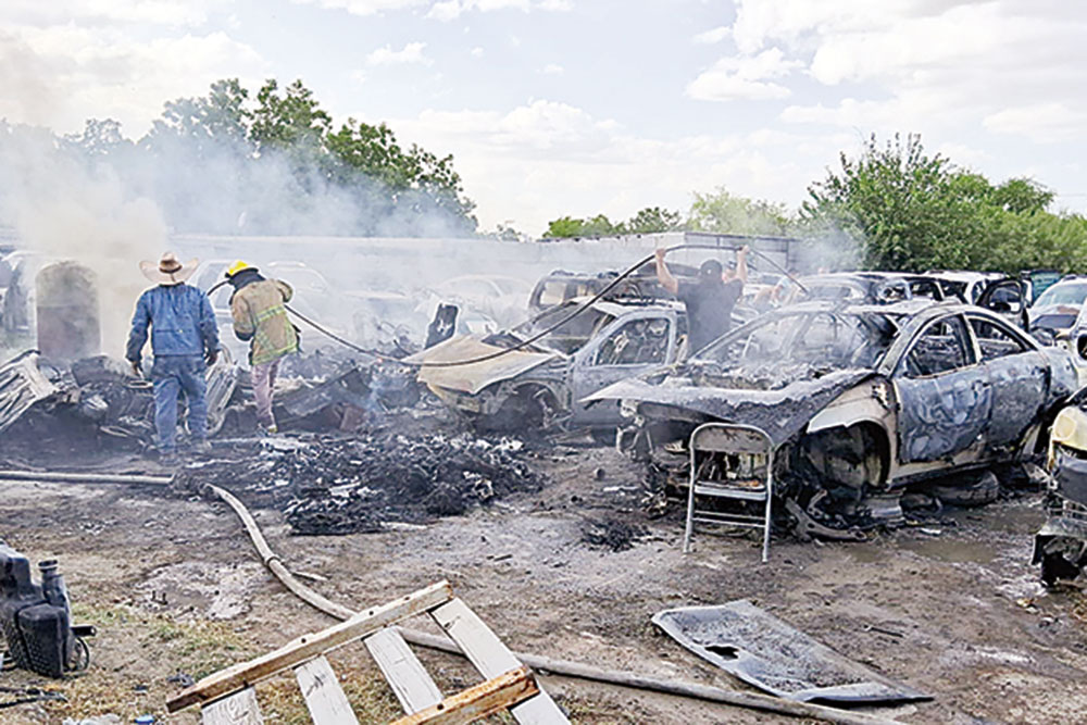 Pegan con incendios a familia de yonkeros