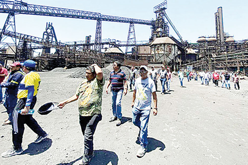 Sacrifica AHMSA a trabajadores