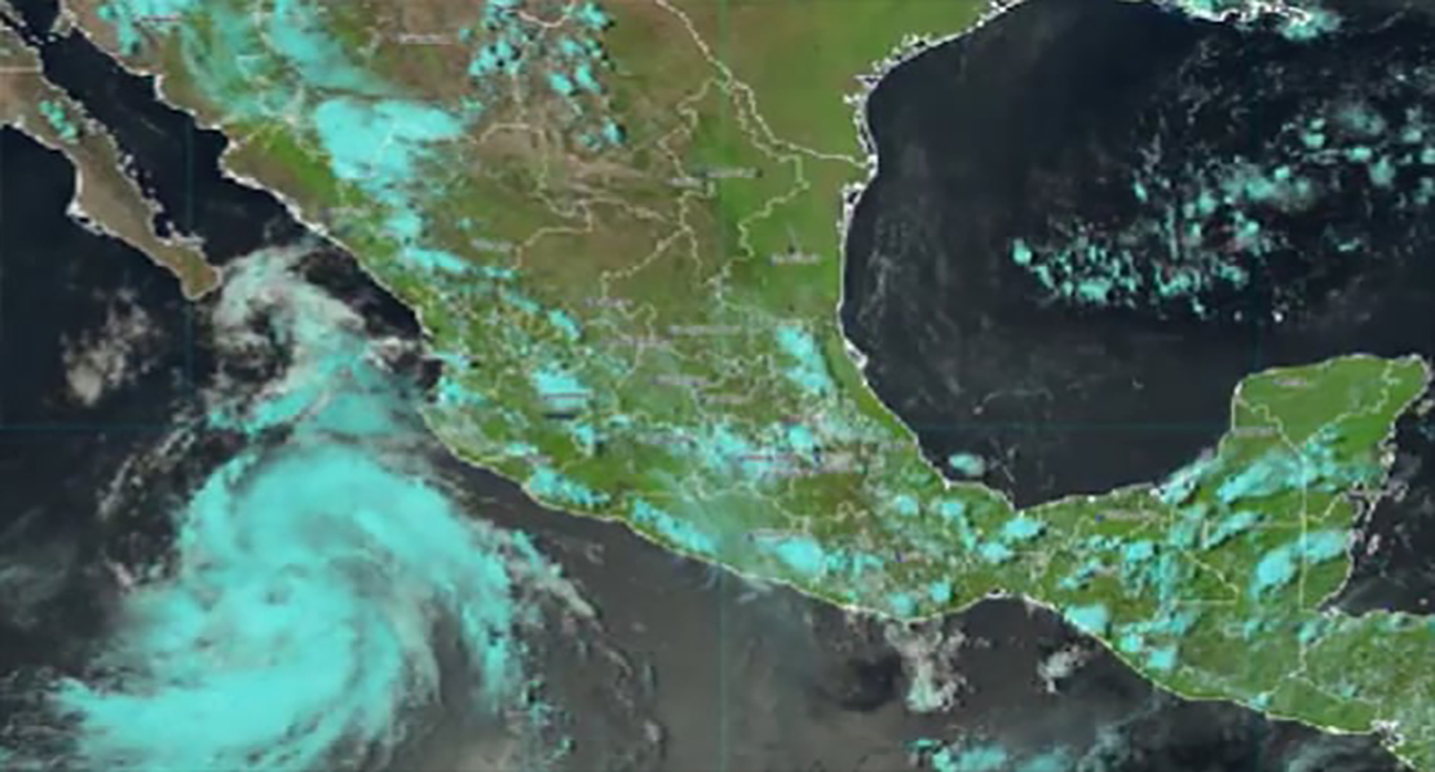 ‘Carlotta’ podría convertirse en huracán categoría 1 este jueves
