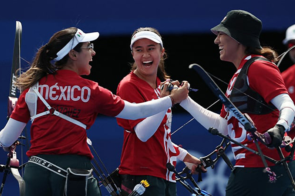 ¡Ángela: fina y certera! Escribe la saltillense su historia en bronce