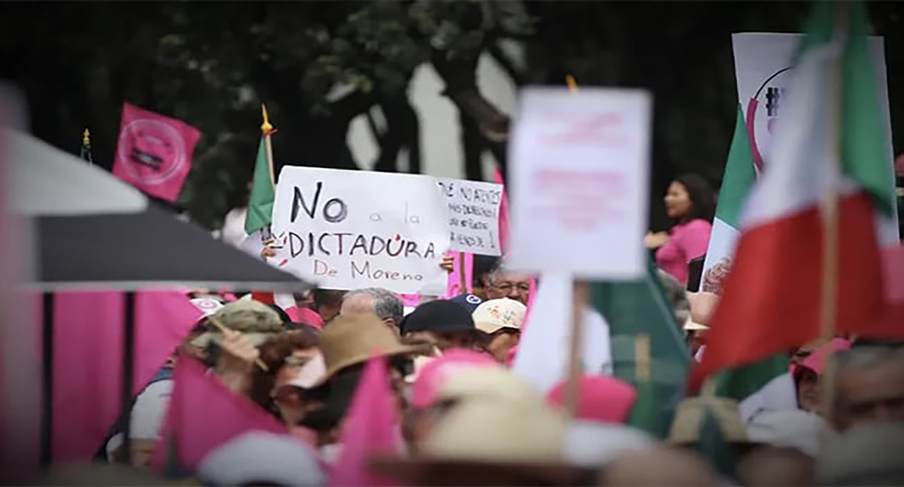 “Mentirosos, falsarios e incongruentes”: Sheinbaum sobre manifestantes en el INE