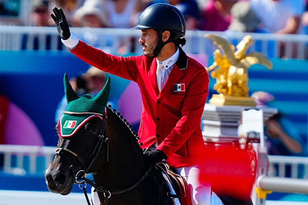 Cae el mexicano Andrés Azcárraga en plena competencia ecuestre en París 2024