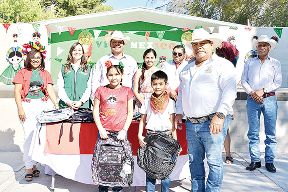 Agradece Beto apoyo a alumnos de Ciénegas