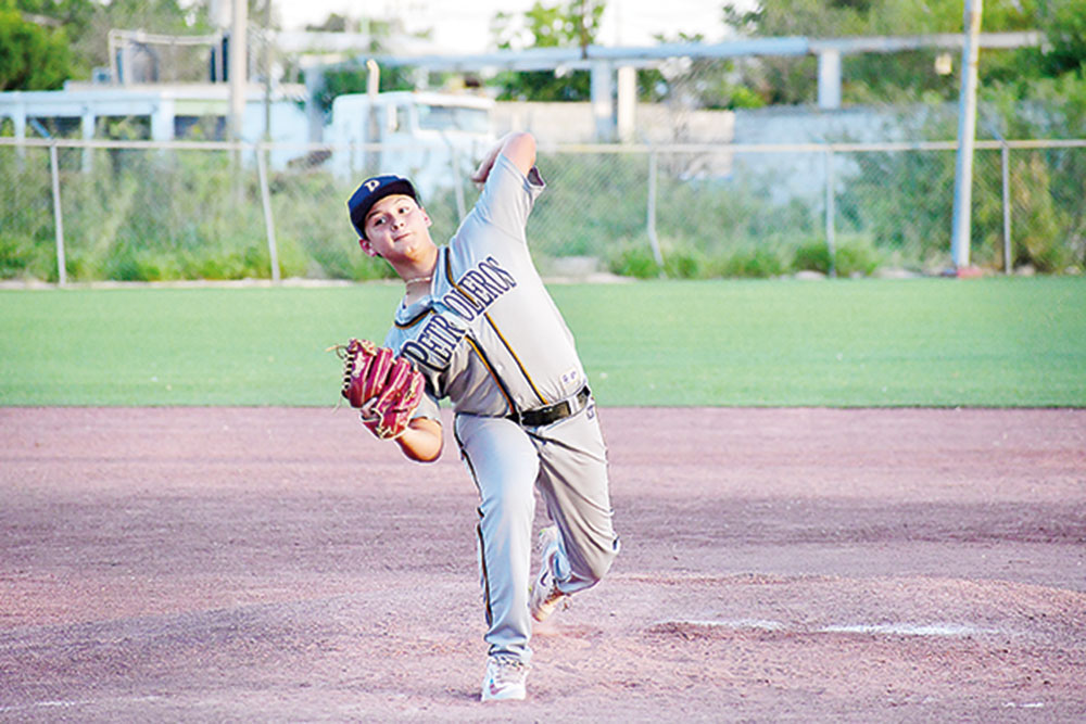 Coquetea Jorge Garza con el juego sin hit