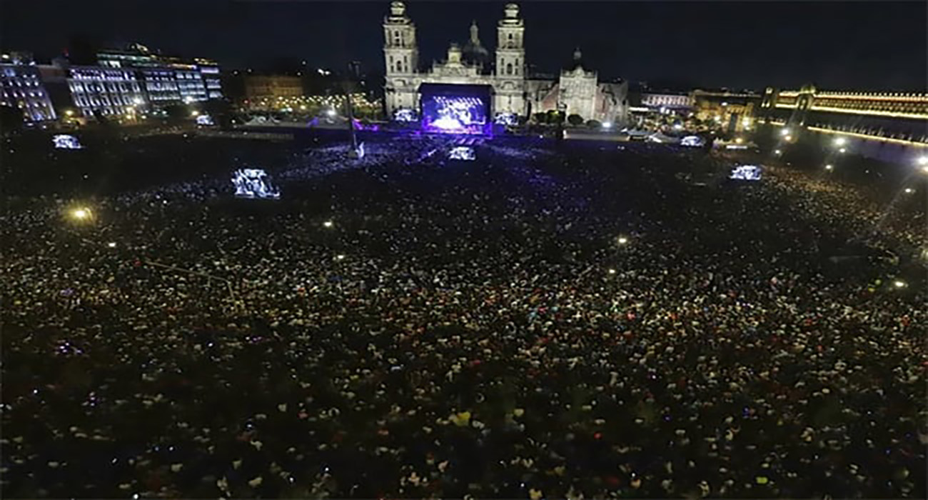 Mexicanos se preparan para el Grito de Independencia, último gran acto de AMLO