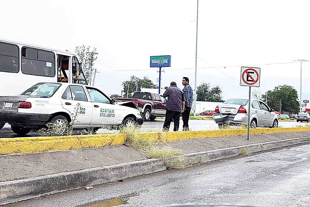 Causa choque taxista