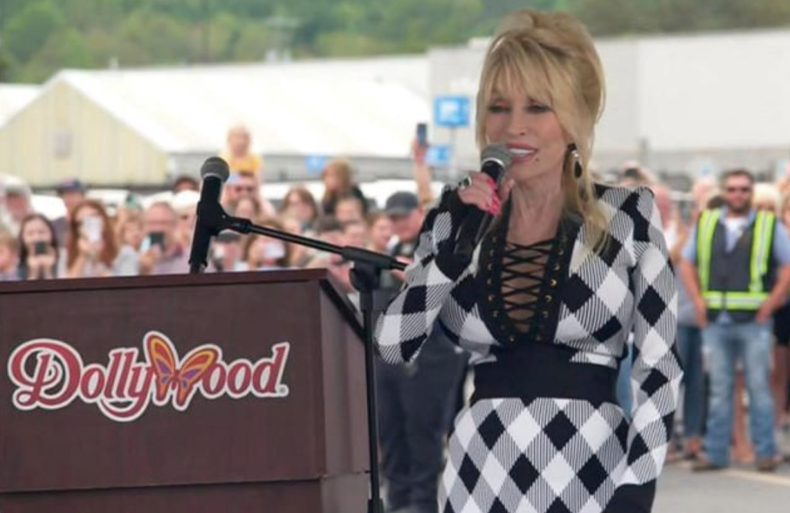 ‘Son mi gente’: Dolly Parton dona 1 mdd a afectados por huracán Helene en Tennessee