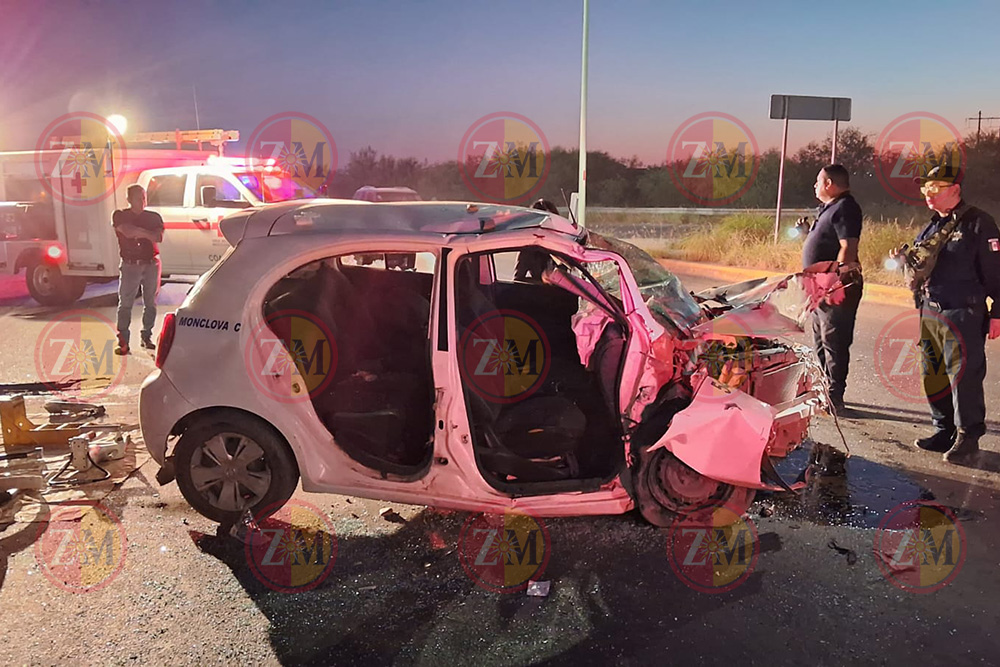 Roban taxi y chocan contra patrulla; quedan malheridos entre los fierros retorcidos