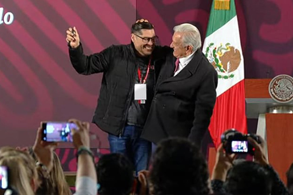 ¿Quién ganó el reloj de AMLO rifado durante la última Mañanera?