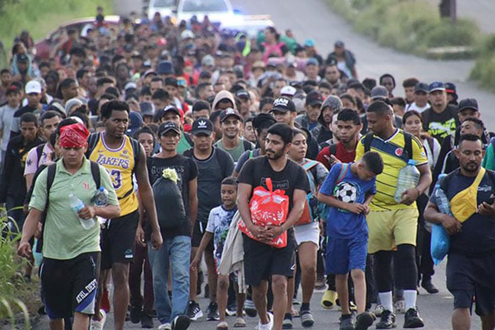 Caravana de mil migrantes sale desde Chiapas ante la falta de empleo y seguridad