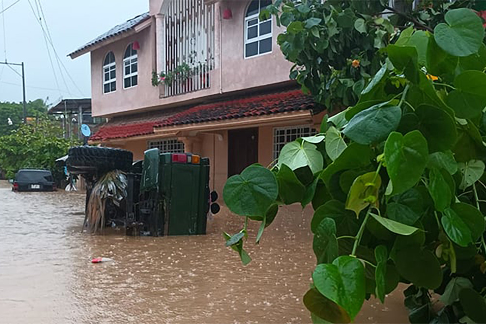 ‘John’ deja bajo el agua al pueblo Las Tunas; habitantes lo perdieron todo