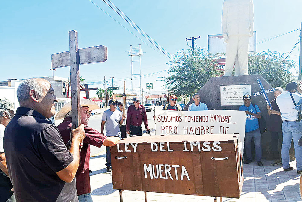 Reclaman a IMSS por raquíticas pensiones