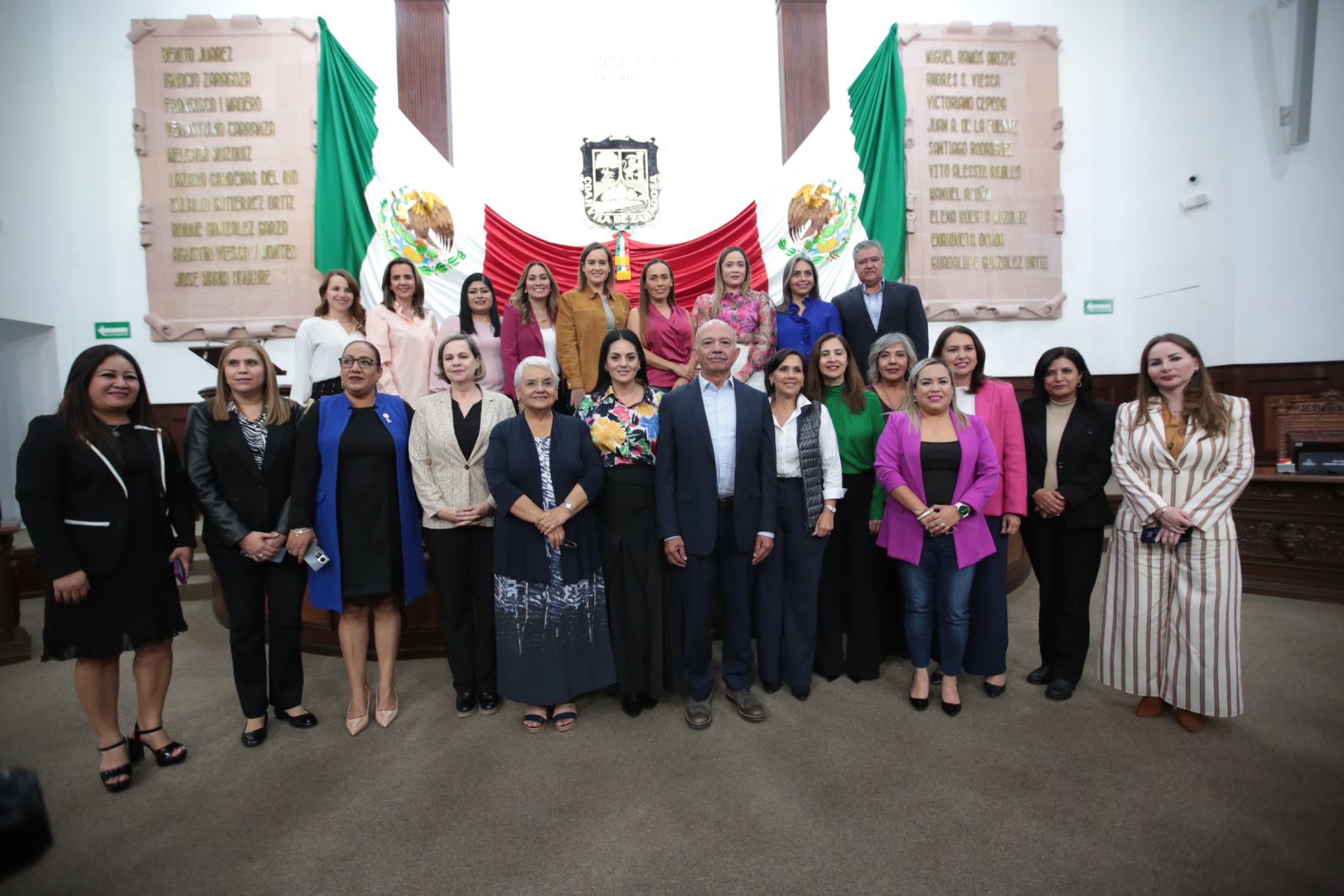 Presenta el Gobierno de Manolo Jiménez iniciativa para la creación de la Fiscalía de las Mujeres y la Niñez