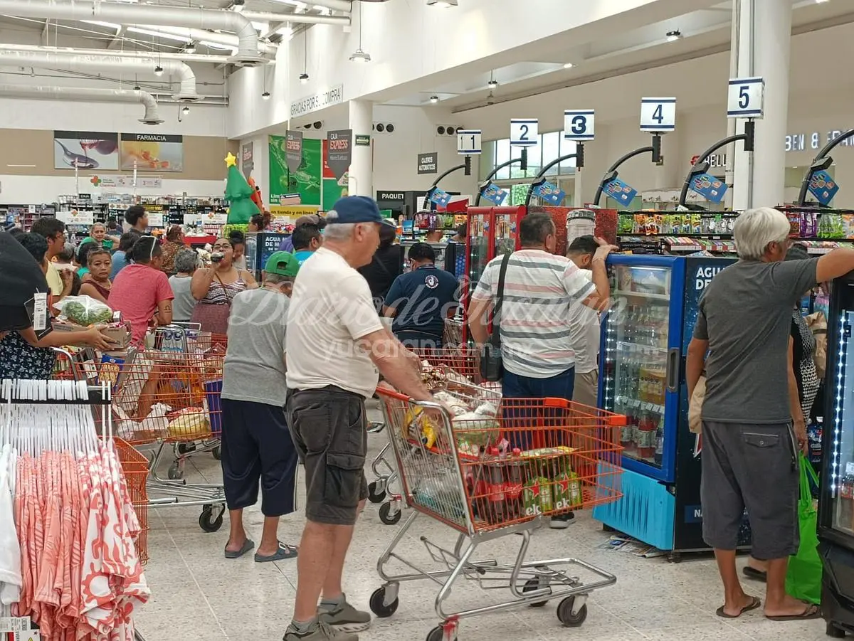 Huracán Milton: Compras de pánico en Mérida